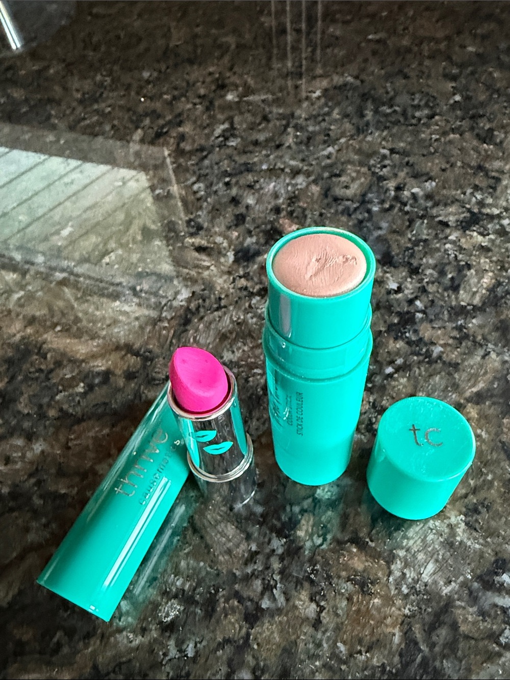 Thrive Causemetics Bundje - Lipstick and Color Stick
